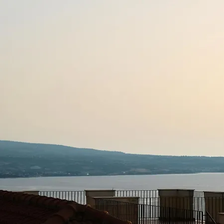 Nina Pizzo (Calabria)