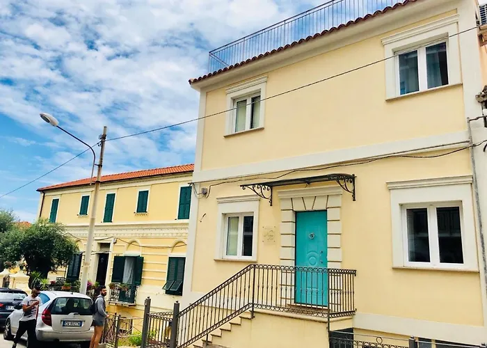 Nina Pizzo (Calabria)